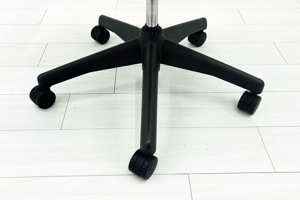 【消耗パーツ交換】 ハーマンミラー アーロンチェア Bサイズ フル装備 中古 ポスチャーフィット Herman Miller Aeron Chair 中古オフィス家具 肘レバータイプの画像