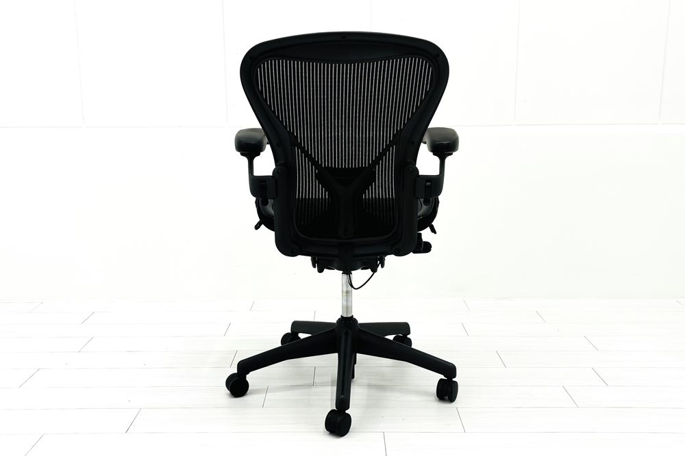 【消耗パーツ交換】 ハーマンミラー アーロンチェア Bサイズ フル装備 中古 ポスチャーフィット Herman Miller Aeron Chair 中古オフィス家具 肘レバータイプの画像