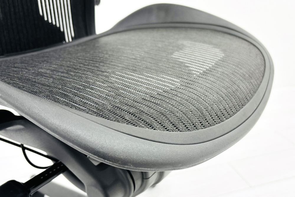 【消耗パーツ交換】 ハーマンミラー アーロンチェア Bサイズ フル装備 中古 ポスチャーフィット Herman Miller Aeron Chair 中古オフィス家具 肘レバータイプの画像