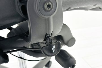 【消耗パーツ交換】 ハーマンミラー アーロンチェア Bサイズ フル装備 中古 ポスチャーフィット Herman Miller Aeron Chair 中古オフィス家具 肘レバータイプの画像