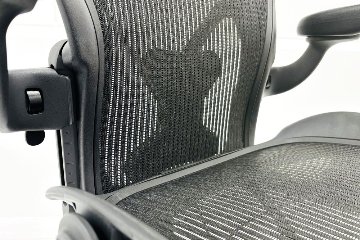 【消耗パーツ交換】 ハーマンミラー アーロンチェア Bサイズ フル装備 中古 ポスチャーフィット Herman Miller Aeron Chair 中古オフィス家具 肘レバータイプの画像