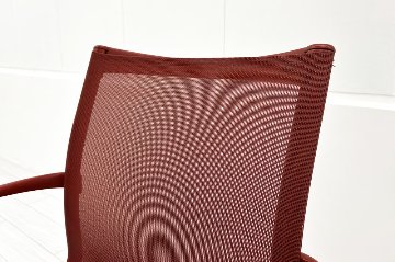 カッシーナ アリアス ローリングフレーム 中古 メッシュ 肘付 Cassina Alias ROLLINGFRAME ミーティングチェア 中古オフィス家具 レッドの画像