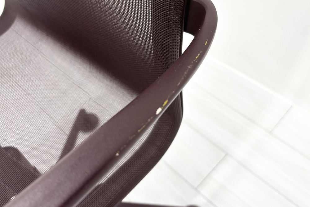 カッシーナ アリアス ローリングフレーム 中古 メッシュ 肘付 Cassina Alias ROLLINGFRAME ミーティングチェア 中古オフィス家具 ブラウンの画像