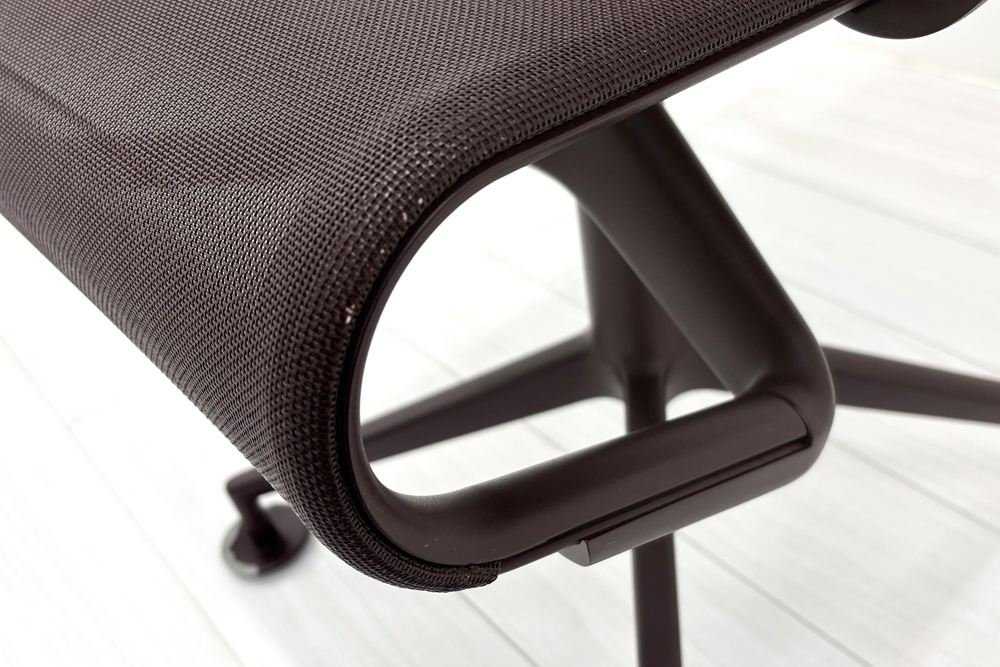 カッシーナ アリアス ローリングフレーム 中古 メッシュ 肘付 Cassina Alias ROLLINGFRAME ミーティングチェア 中古オフィス家具 ブラウンの画像