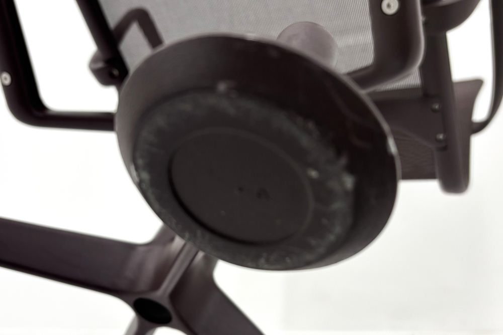 カッシーナ アリアス ローリングフレーム 中古 メッシュ 肘付 Cassina Alias ROLLINGFRAME ミーティングチェア 中古オフィス家具 ブラウンの画像