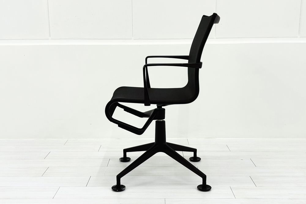 カッシーナ アリアス ローリングフレーム 中古 メッシュ 肘付 Cassina Alias ROLLINGFRAME ミーティングチェア 中古オフィス家具 ブラウンの画像