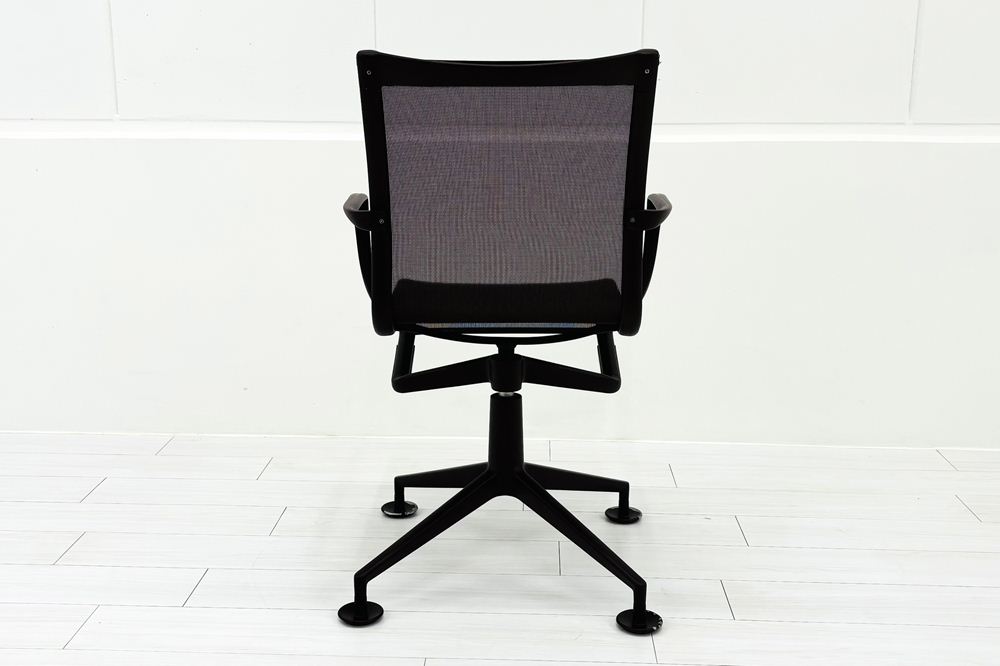 カッシーナ アリアス ローリングフレーム 中古 メッシュ 肘付 Cassina Alias ROLLINGFRAME ミーティングチェア 中古オフィス家具 ブラウンの画像