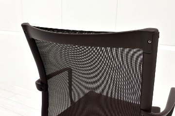 カッシーナ アリアス ローリングフレーム 中古 メッシュ 肘付 Cassina Alias ROLLINGFRAME ミーティングチェア 中古オフィス家具 ブラウンの画像