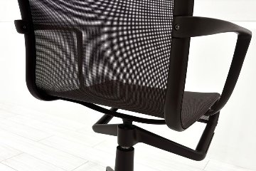 カッシーナ アリアス ローリングフレーム 中古 メッシュ 肘付 Cassina Alias ROLLINGFRAME ミーティングチェア 中古オフィス家具 ブラウンの画像