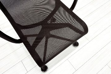 カッシーナ アリアス ローリングフレーム 中古 メッシュ 肘付 Cassina Alias ROLLINGFRAME ミーティングチェア 中古オフィス家具 ブラウンの画像