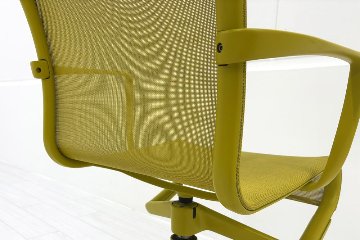 カッシーナ アリアス ローリングフレーム 中古 メッシュ 肘付 Cassina Alias ROLLINGFRAME ミーティングチェア 中古オフィス家具 イエローの画像