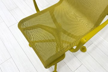 カッシーナ アリアス ローリングフレーム 中古 メッシュ 肘付 Cassina Alias ROLLINGFRAME ミーティングチェア 中古オフィス家具 イエローの画像