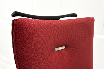 フィーゴチェア オカムラ 2016年製 フィーゴ 中古 オフィスチェア レッド ミドルバック  中古オフィス家具の画像