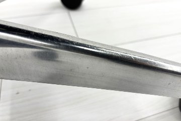 フィーゴチェア オカムラ 2016年製 フィーゴ 中古 オフィスチェア レッド ミドルバック  中古オフィス家具の画像