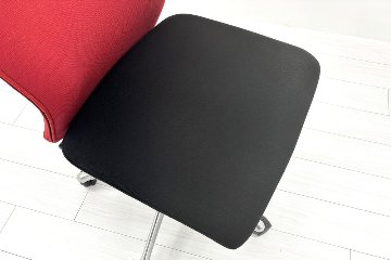 フィーゴチェア オカムラ 2016年製 フィーゴ 中古 オフィスチェア レッド ミドルバック  中古オフィス家具の画像