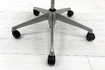 オカムラ コーラルチェア 中古 コーラル エクストラハイバック メッシュ 可動肘 ヘッドレスト付 中古オフィス家具 ダークグリーンの画像