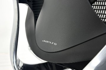 【ポリッシュ脚ピカピカ磨き有！】オカムラ コンテッサセコンダ 大型ヘッドレスト付 Contessa seconda 2018年製 中古 中古オフィス家具 ブラックの画像