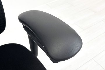 【ポリッシュ脚ピカピカ磨き有！】オカムラ コンテッサセコンダ 大型ヘッドレスト付 Contessa seconda 2018年製 中古 中古オフィス家具 ブラックの画像
