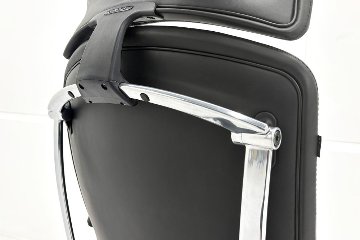 【ポリッシュ脚ピカピカ磨き有！】オカムラ コンテッサ 中古 大型ヘッドレスト付 OKAMURA Contessa 中古オフィス家具 ブラック 革 レザーの画像