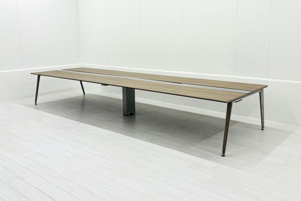 オカムラ プリシード フリーアドレス 幅4800 ミーティングテーブル 会議机 中古オフィス家具 4800/1400/720の画像