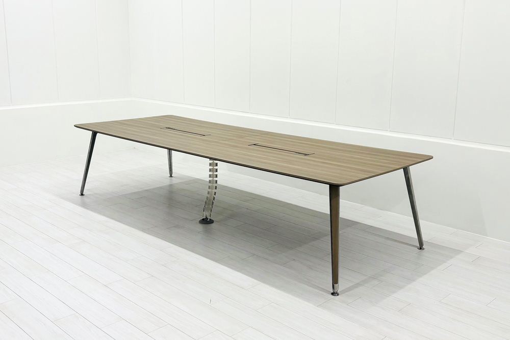 【ポリッシュ脚ピカピカ磨き有！】 PRECEDE オカムラ プリシード 中古 大型会議テーブル ミーティングテーブル 中古オフィス家具 3200/1200/720の画像