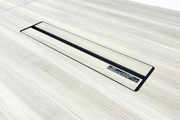 【ポリッシュ脚ピカピカ磨き有！】 PRECEDE オカムラ プリシード 中古 大型会議テーブル ミーティングテーブル 中古オフィス家具 3200/1200/720の画像