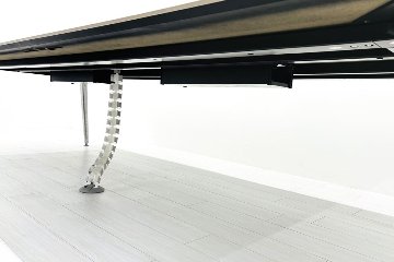 【ポリッシュ脚ピカピカ磨き有！】 PRECEDE オカムラ プリシード 中古 大型会議テーブル ミーティングテーブル 中古オフィス家具 3200/1200/720の画像