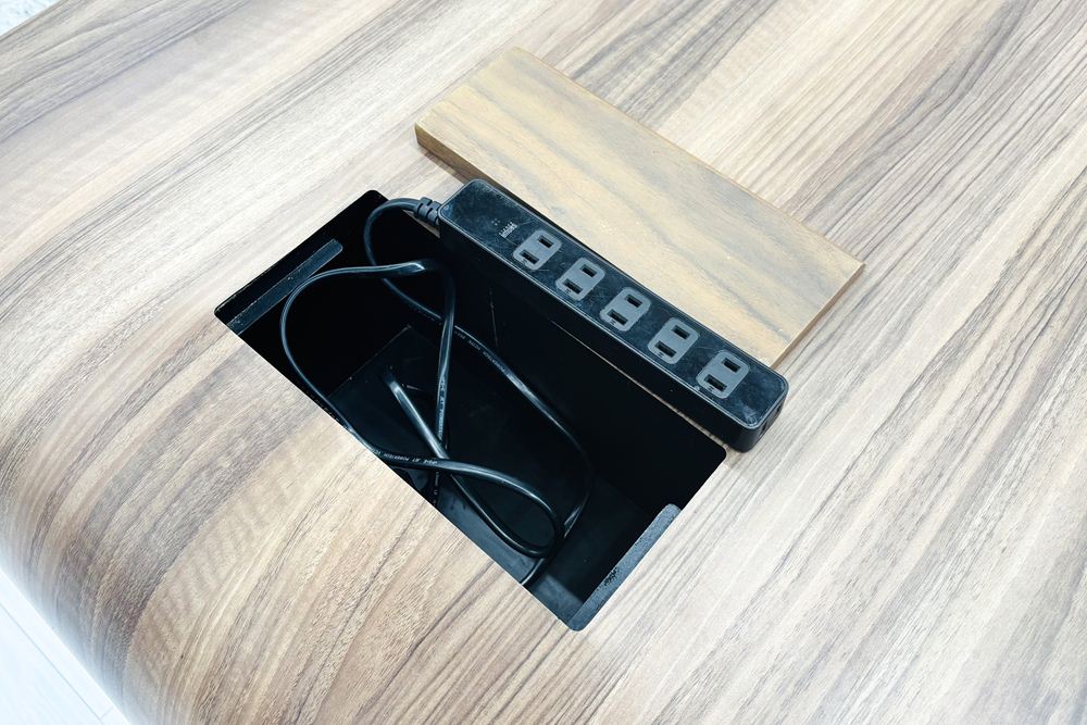 201° 【3点セット】LTL - SOFA ハイバックベンチ LTL - DESK ミーティングテーブル 中古 中古オフィス家具の画像