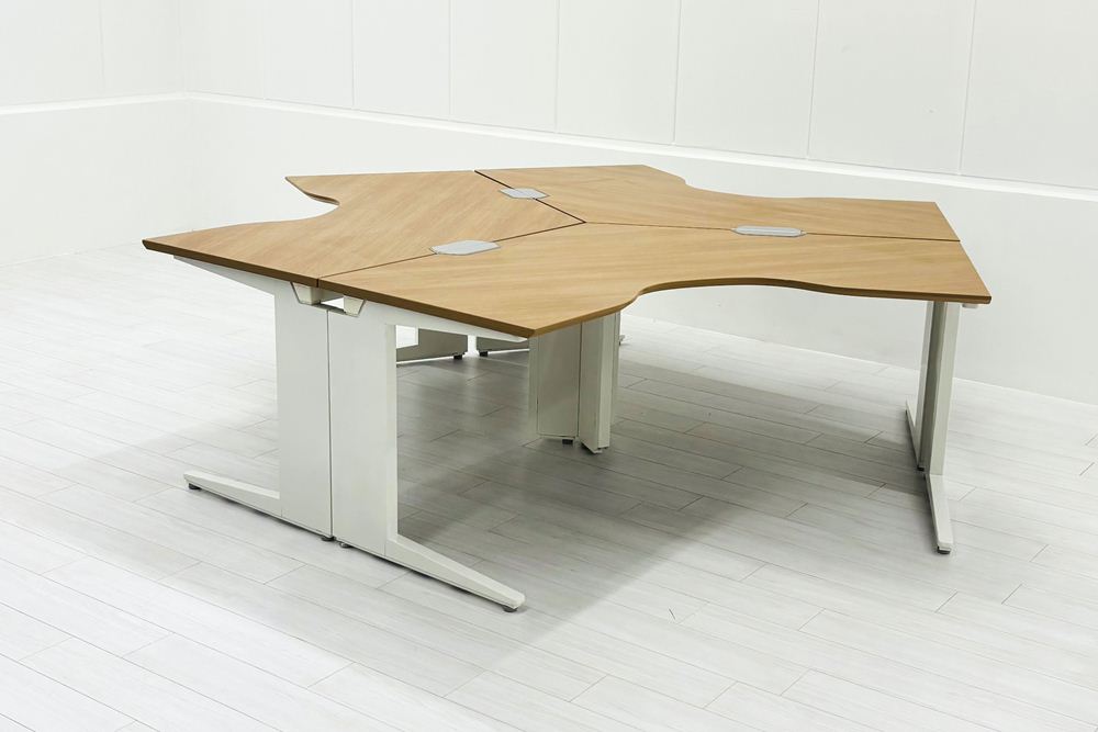 【3台セット】オカムラ ブーメランデスク 120° 1100mm 中古 事務机 中古オフィス家具 ミディアムブラウン系色の画像