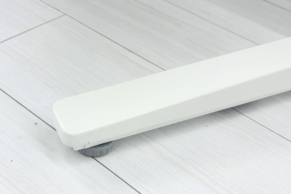 【3台セット】オカムラ ブーメランデスク 120° 1100mm 中古 事務机 中古オフィス家具 ミディアムブラウン系色の画像