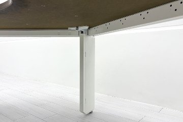 オカムラ ブーメランデスク 120° 1100mm 中古 事務机 中古オフィス家具 ダークブラウン系色の画像