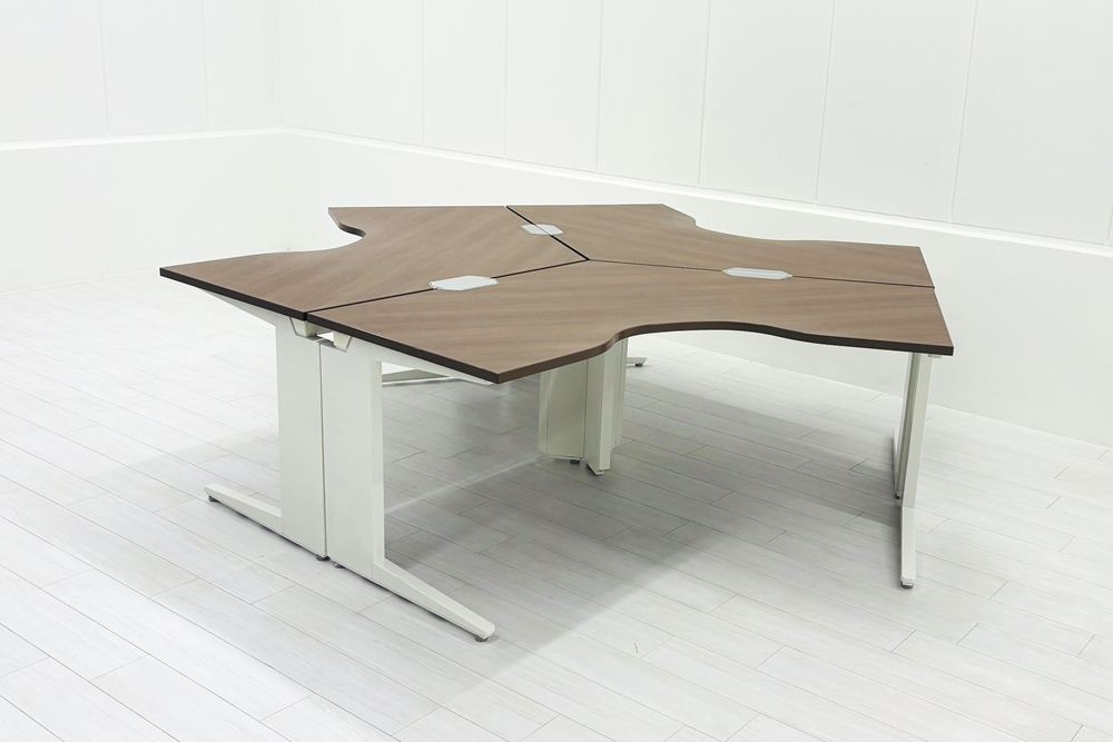 【3台セット】 オカムラ ブーメランデスク 120° 1100mm 中古 事務机 中古オフィス家具 ダークブラウン系色の画像