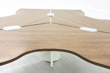 【3台セット】 オカムラ ブーメランデスク 120° 1100mm 中古 事務机 中古オフィス家具 ダークブラウン系色の画像