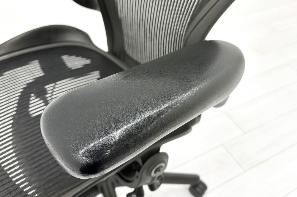 Herman Miller Aeron Chairs アーロンチェア 中古 Bサイズ フル装備 ハーマンミラー 中古オフィス家具 肘ダイヤル シリンダー交換済みの画像
