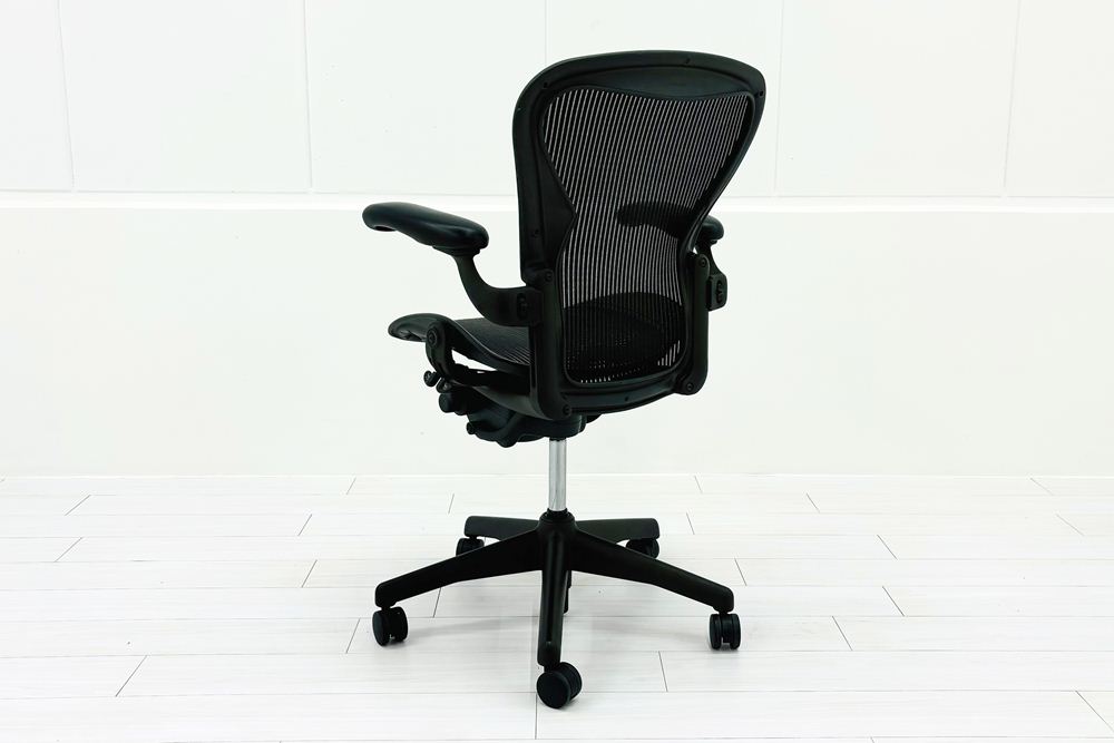 Herman Miller Aeron Chairs アーロンチェア 中古 Bサイズ フル装備 ハーマンミラー 中古オフィス家具 肘ダイヤル シリンダー交換済みの画像