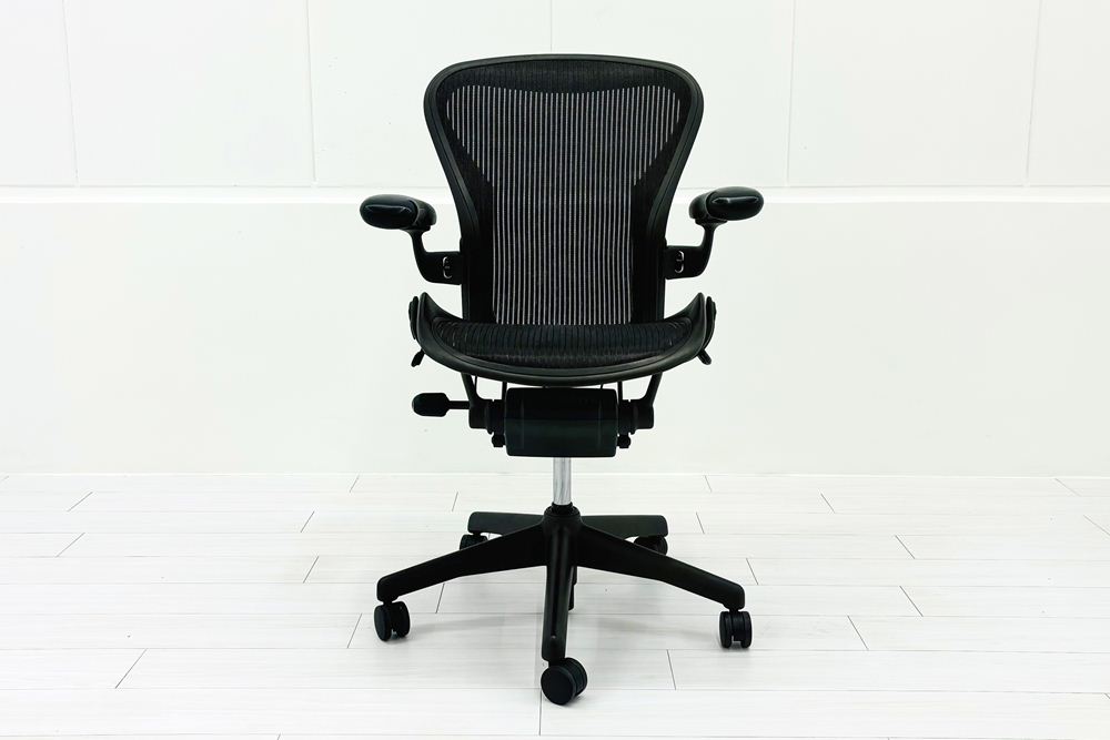 Herman Miller Aeron Chairs アーロンチェア 中古 Bサイズ フル装備 ハーマンミラー 中古オフィス家具 肘ダイヤル シリンダー交換済みの画像