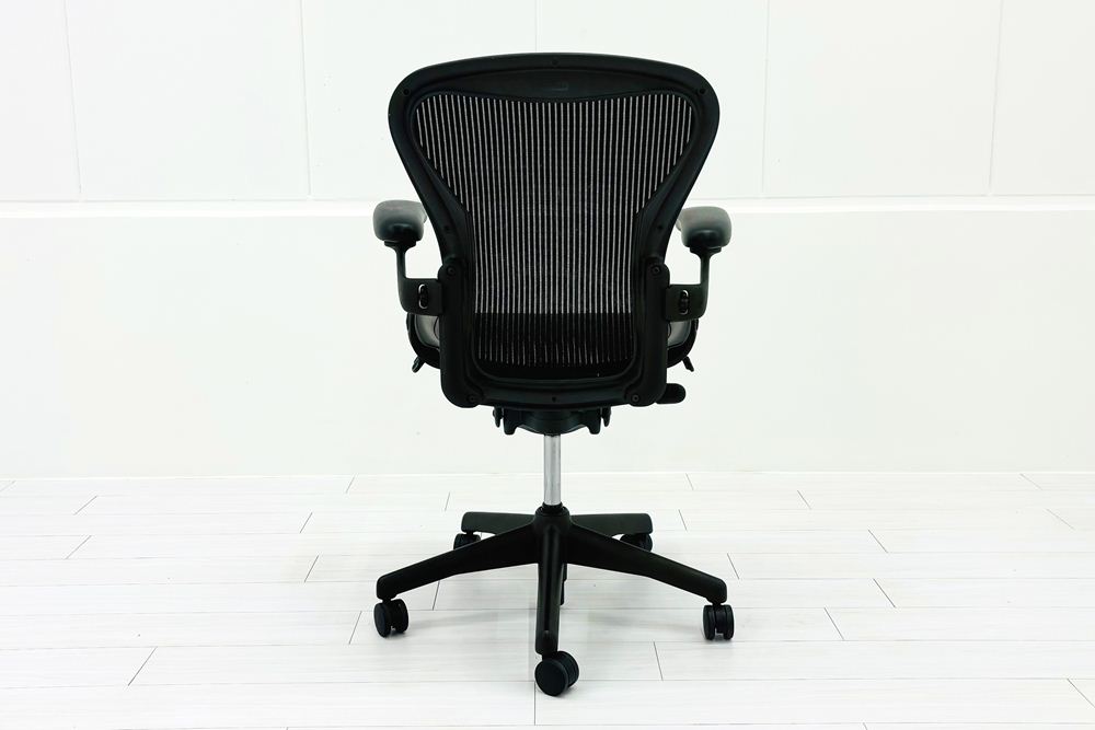 Herman Miller Aeron Chairs アーロンチェア 中古 Bサイズ フル装備 ハーマンミラー 中古オフィス家具 肘ダイヤル シリンダー交換済みの画像