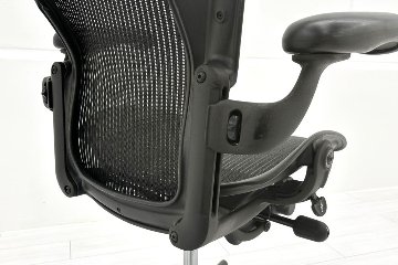 Herman Miller Aeron Chairs アーロンチェア 中古 Bサイズ フル装備 ハーマンミラー 中古オフィス家具 肘ダイヤル シリンダー交換済みの画像