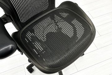 Herman Miller Aeron Chairs アーロンチェア 中古 Bサイズ フル装備 ハーマンミラー 中古オフィス家具 肘ダイヤル シリンダー交換済みの画像