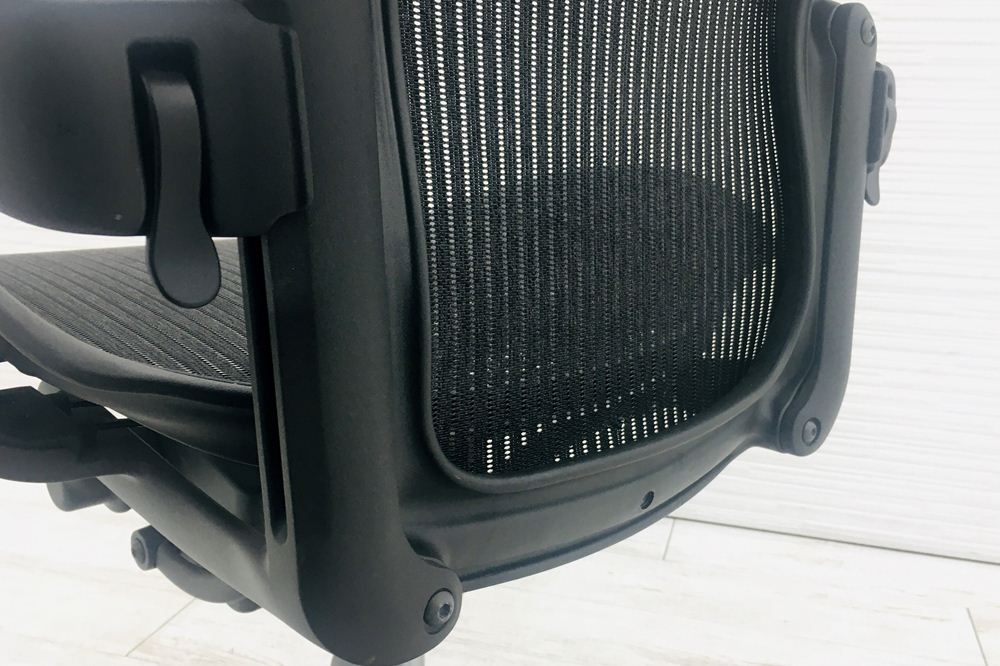アーロンチェア 中古 Bサイズ フル装備 ハーマンミラー Herman Miller Aeron Chairs 中古オフィス家具 肘レバー シリンダー交換済みの画像