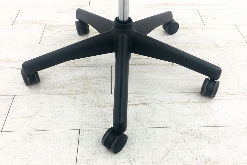 アーロンチェア 中古 Bサイズ フル装備 ハーマンミラー Herman Miller Aeron Chairs 中古オフィス家具 肘レバー シリンダー交換済みの画像