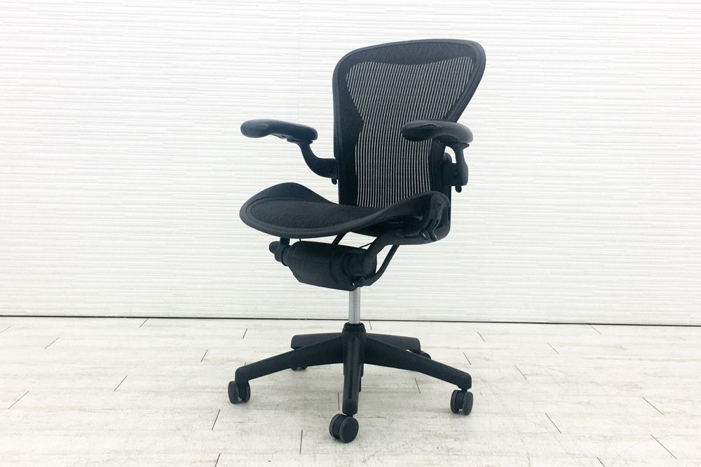 アーロンチェア 中古 Bサイズ フル装備 ハーマンミラー Herman Miller Aeron Chairs 中古オフィス家具 肘レバー シリンダー交換済みの画像