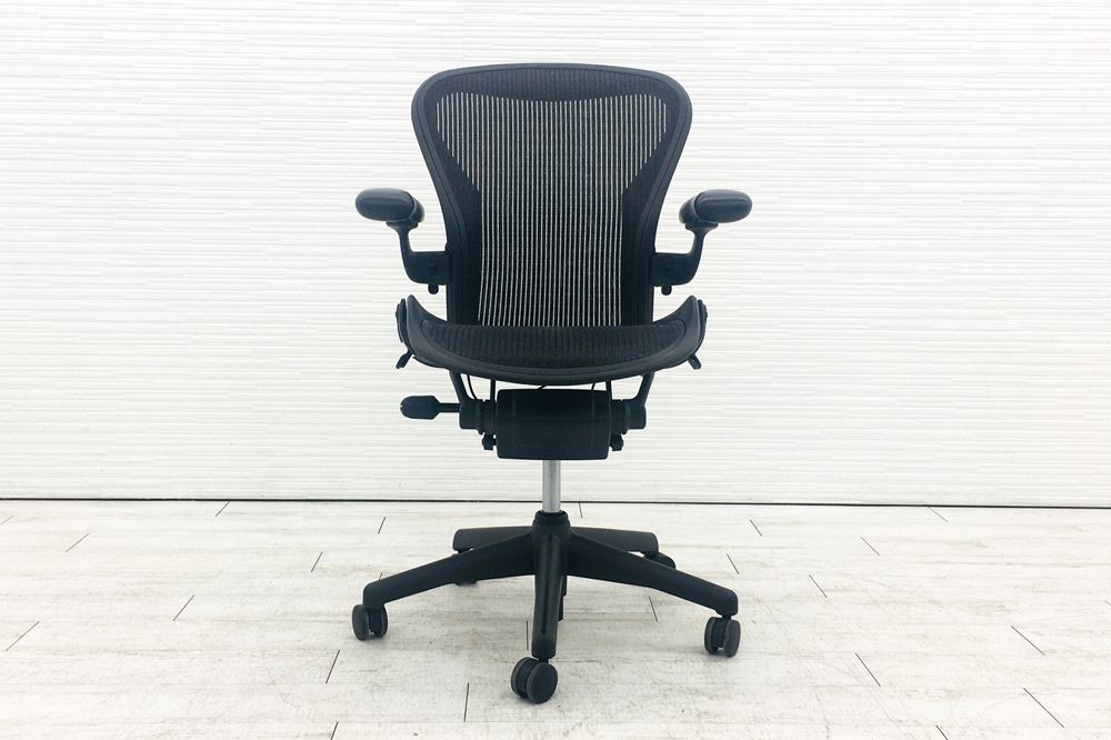 アーロンチェア 中古 Bサイズ フル装備 ハーマンミラー Herman Miller Aeron Chairs 中古オフィス家具 肘レバー シリンダー交換済みの画像
