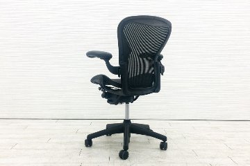 アーロンチェア 中古 Bサイズ フル装備 ハーマンミラー Herman Miller Aeron Chairs 中古オフィス家具 肘レバー シリンダー交換済みの画像