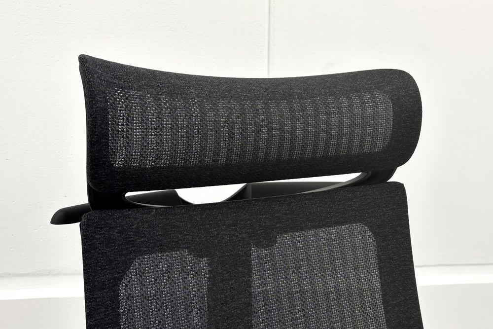 イトーキ アクトチェア 2023年製 中古 エクストラハイバック Act 事務椅子 ITOKI 中古オフィス家具 ブラックの画像