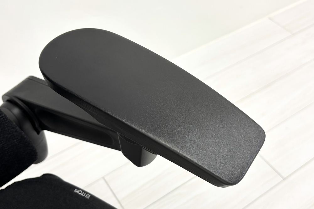 イトーキ アクトチェア 2023年製 中古 エクストラハイバック Act 事務椅子 ITOKI 中古オフィス家具 ブラックの画像