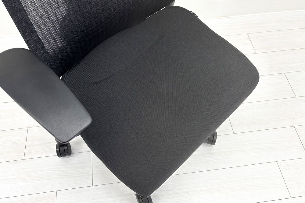 イトーキ アクトチェア 2023年製 中古 エクストラハイバック Act 事務椅子 ITOKI 中古オフィス家具 ブラックの画像