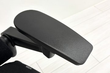 イトーキ アクトチェア 2023年製 中古 エクストラハイバック Act 事務椅子 ITOKI 中古オフィス家具 ブラックの画像