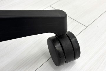イトーキ アクトチェア 2023年製 中古 エクストラハイバック Act 事務椅子 ITOKI 中古オフィス家具 ブラックの画像