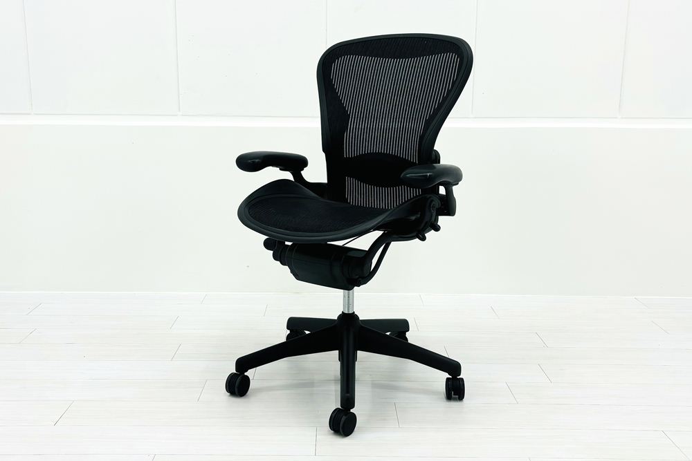 Aeron Chairs アーロンチェア 中古 Bサイズ フル装備 ハーマンミラー Herman Miller 中古オフィス家具 ランバーサポート 肘ダイヤル シリンダー交換済みの画像